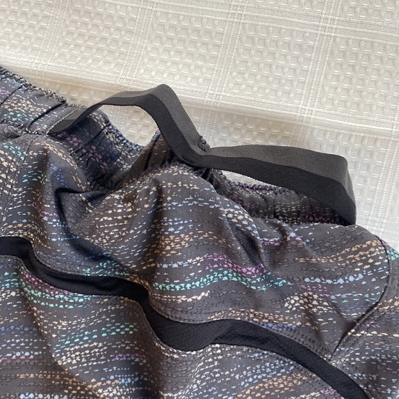 Lululemon Womens Shorts Lined - Picture 5 of 8